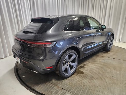 Used 2025 Porsche Macan image 7