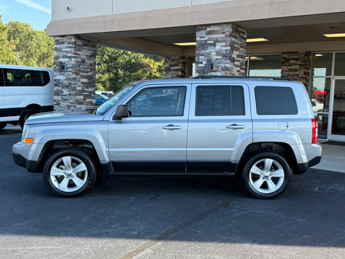 Used 2016 Jeep Patriot Latitude image 2