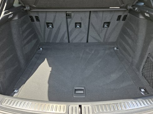 Certified 2024 Porsche Macan image 42