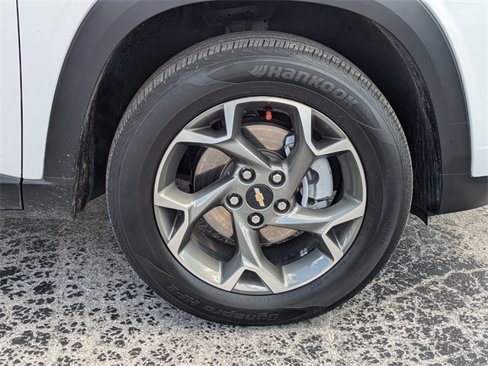 Used 2024 Chevrolet Trax LT image 11