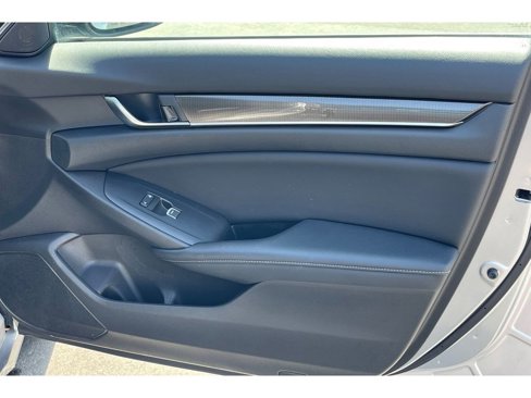 Used 2018 Honda Accord Sport image 19
