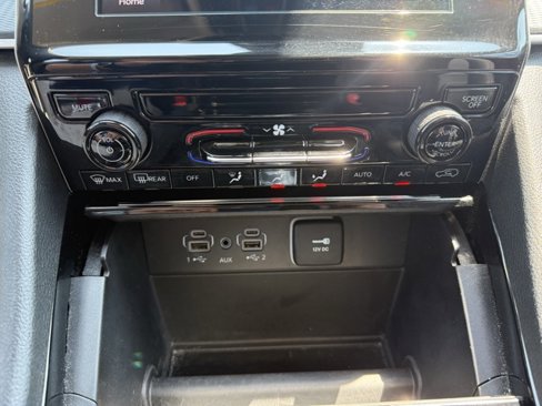 Used 2023 Jeep Grand Cherokee L Laredo image 26