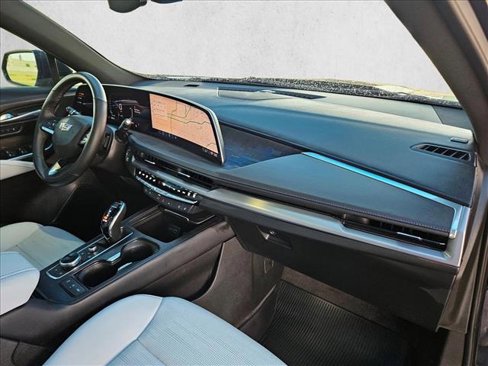 Certified 2025 Cadillac XT4 Sport image 24