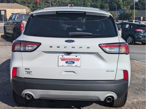 Certified 2022 Ford Escape SE w/ Cold Weather Package image 10