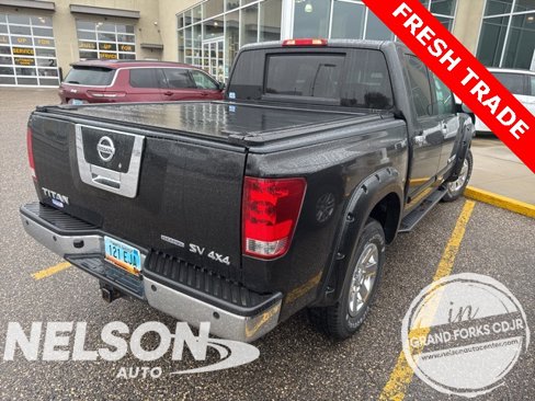 Used 2011 Nissan Titan SV w/ SV Value Truck Pkg image 7