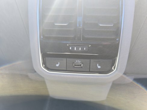 Used 2018 Volkswagen Passat 2.0T SE image 12