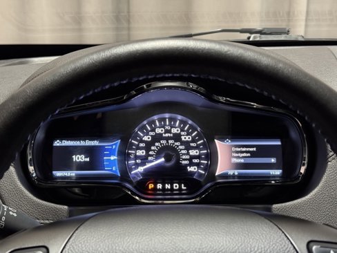 Used 2015 Lincoln MKT AWD image 17