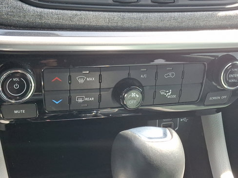 Certified 2022 Jeep Compass Latitude image 15