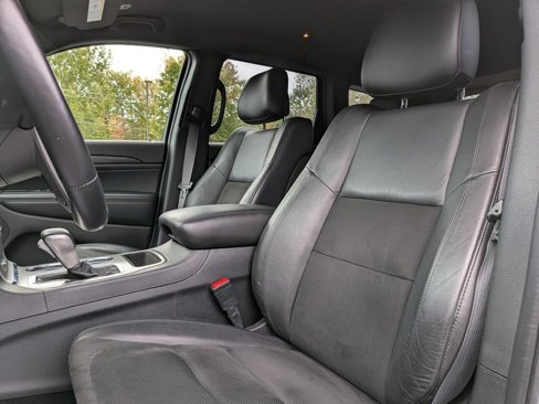 Used 2021 Jeep Grand Cherokee Laredo X image 4