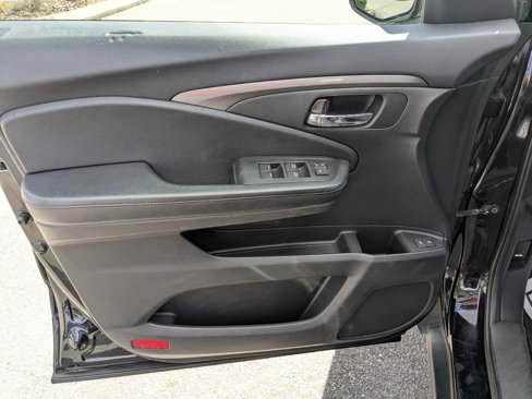 Used 2017 Honda Pilot EX-L image 11