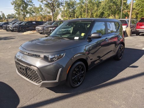 Used 2023 Kia Soul LX image 5