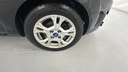 Used 2013 Ford Fiesta SE image 9