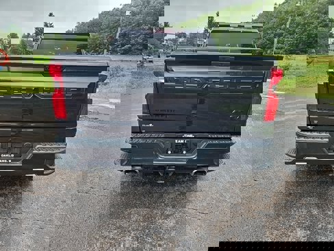 Used 2022 Chevrolet Silverado 1500 RST image 4