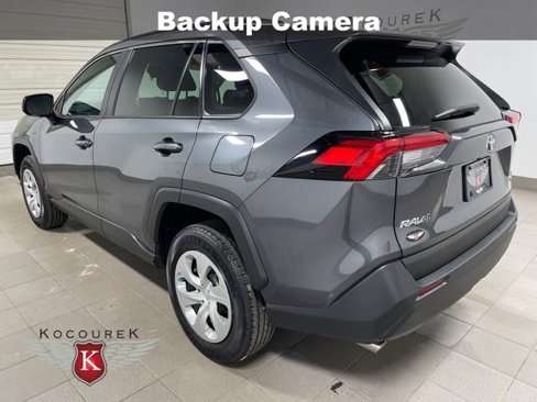 Used 2020 Toyota RAV4 LE image 4