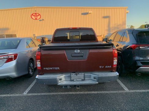 Used 2017 Nissan Frontier SV image 4