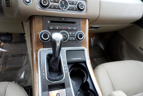Used 2011 Land Rover Range Rover Sport HSE image 17