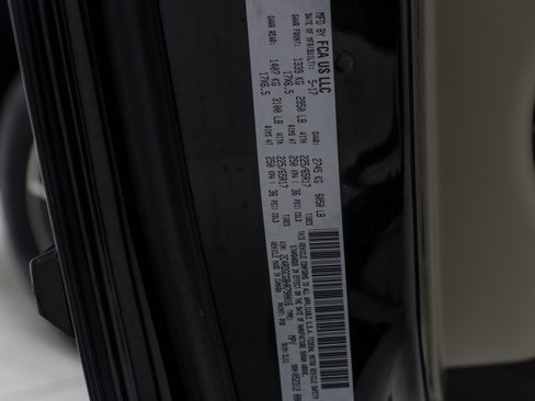 Used 2017 Dodge Grand Caravan SXT image 38