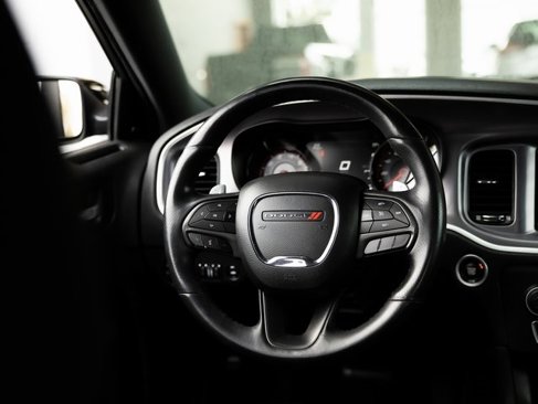 Used 2019 Dodge Charger SXT w/ Blacktop Package image 12