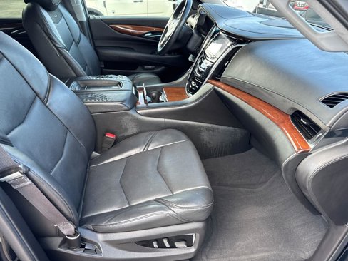 Used 2015 Cadillac Escalade Premium image 15