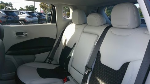 Used 2021 Jeep Compass Latitude image 6