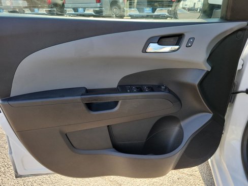 Used 2020 Chevrolet Sonic LT w/ Convenience Package image 21