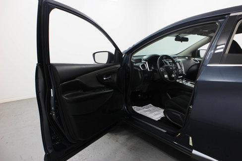 Used 2018 Nissan Murano S image 11