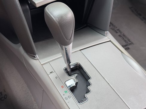 Used 2010 Toyota Camry image 26