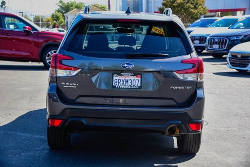 Used 2020 Subaru Forester Premium image 6