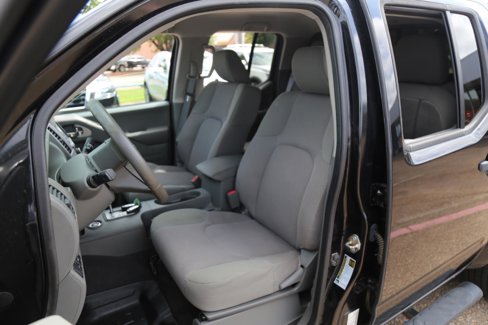 Used 2020 Nissan Frontier SV w/ Midnight Edition Floor Mats image 16