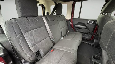 Used 2021 Jeep Wrangler Unlimited Sahara image 29