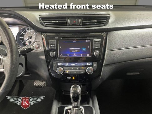 Used 2019 Nissan Rogue SV image 16