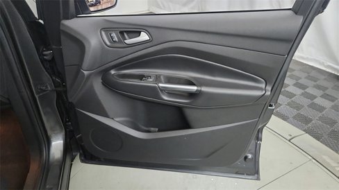 Used 2019 Ford Escape SE image 11