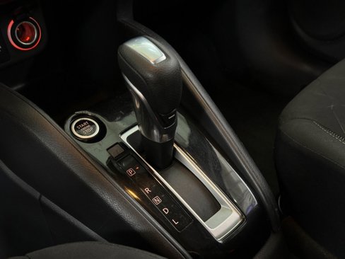 Used 2020 Nissan Kicks S image 28