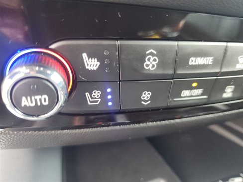 Used 2023 Buick Enclave Premium image 41
