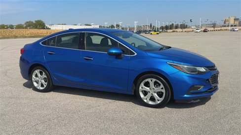 Used 2017 Chevrolet Cruze Premier image 2