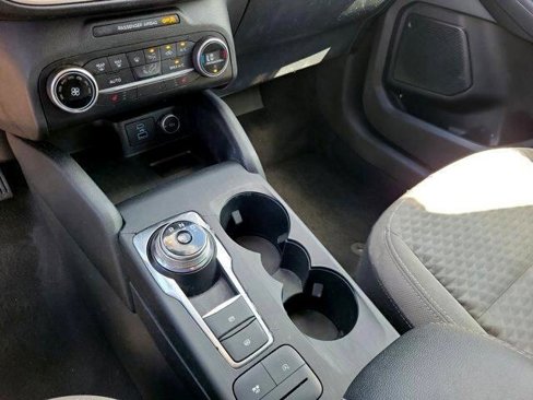 Used 2020 Ford Escape SE image 31