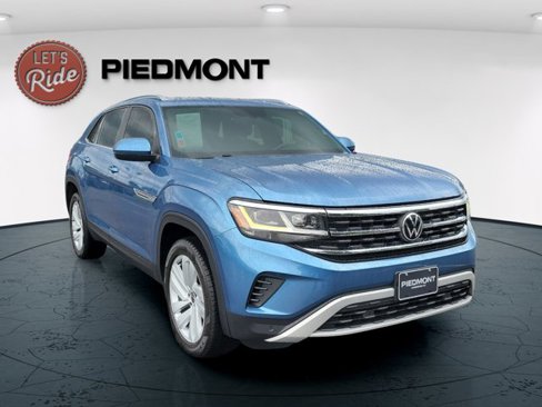 Used 2020 Volkswagen Atlas Cross Sport SE w/ Panoramic Sunroof Package image 4