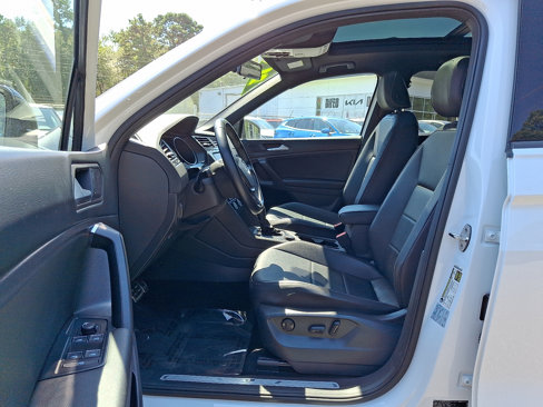 Used 2021 Volkswagen Tiguan SE R-Line image 13