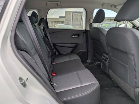 Used 2021 Nissan Rogue SV image 7