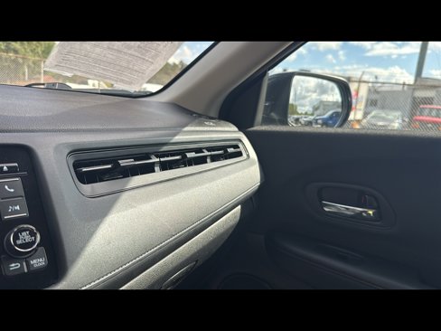 Used 2022 Honda HR-V LX image 16