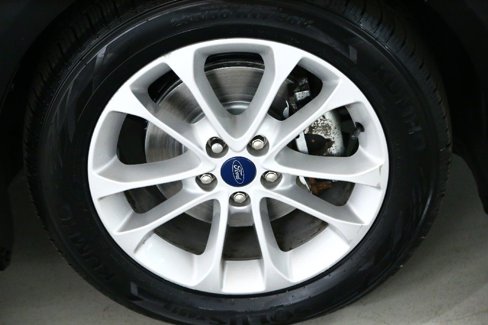 Used 2020 Ford Fusion SE image 10