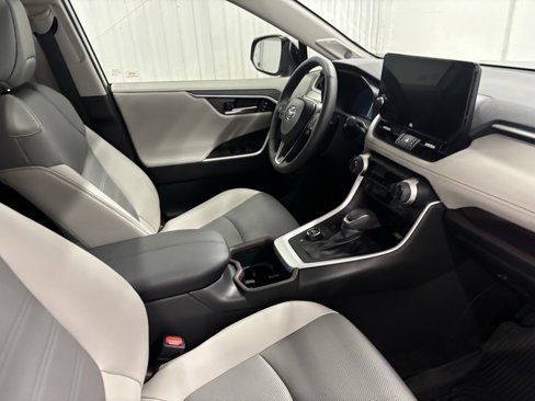 Used 2023 Toyota RAV4 Limited image 21