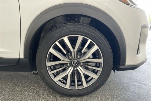 Used 2021 Nissan Kicks SV image 48