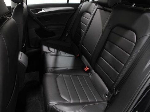 Used 2019 Volkswagen Golf Alltrack S image 18