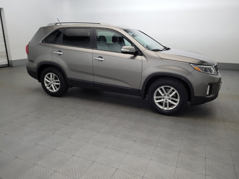 Used 2015 Kia Sorento LX image 11