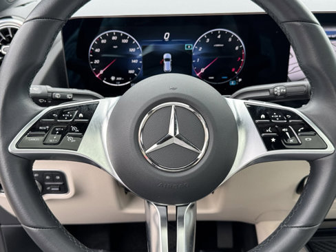 Certified 2025 Mercedes-Benz GLA 250 image 24