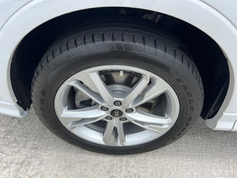 Certified 2024 Audi Q3 2.0T Premium Plus w/ Premium Plus Package image 11