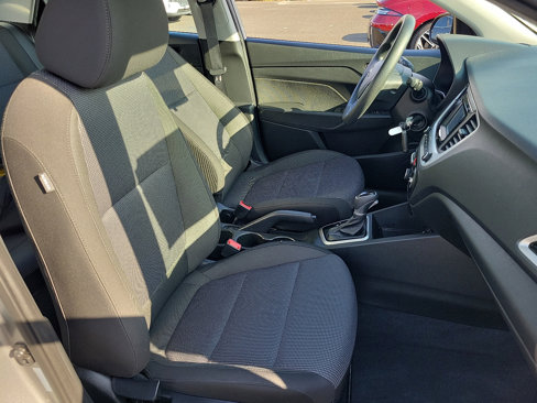 Certified 2022 Hyundai Accent SE w/ Cargo Package image 15