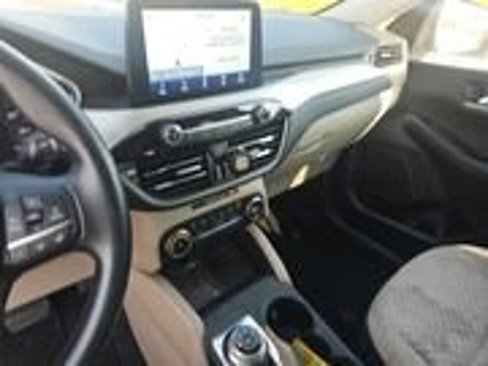 Used 2020 Ford Escape SE image 7