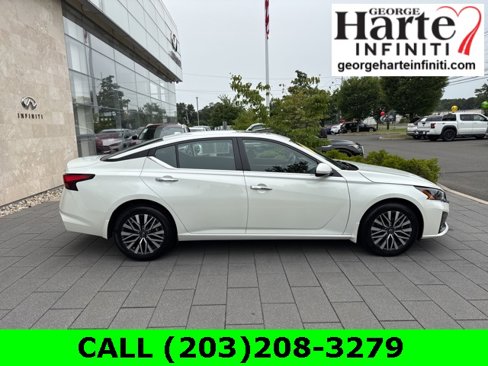 Used 2023 Nissan Altima 2.5 SV w/ SV Premium Package image 8